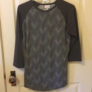LuLaRoe “Randy T” 3/4 sleeve B+W baseball shirt